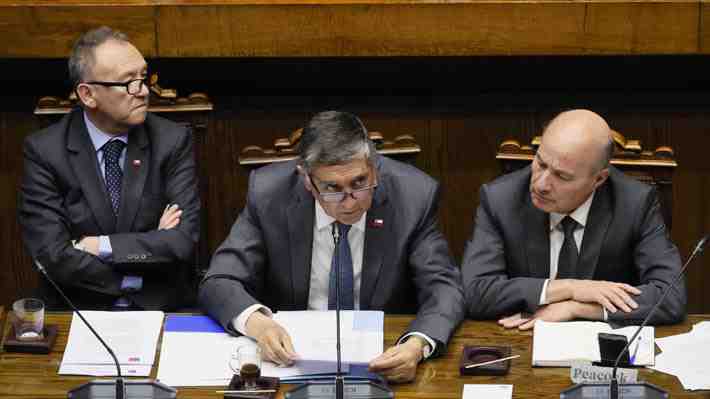 "Desorden inaceptable": Diputados reaccionan a pie atrás con límite de gratuidad y critican contradicciones del Ejecutivo