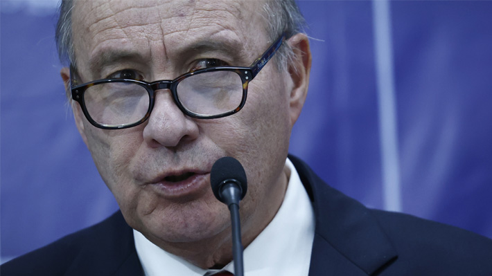 El controvertido estilo de Quiroz: El flanco que abrió en gratuidad y por qué se ha instalado la tesis de las "dos almas"