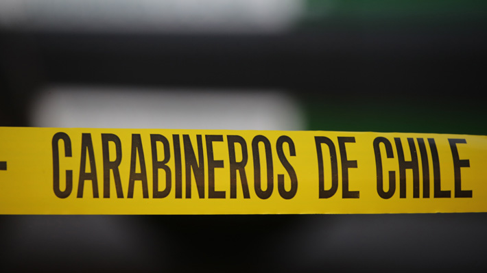 Adolescente frustra robo en casa de Maipú y apuñala a ladrón: Hombre se encuentra en riesgo vital