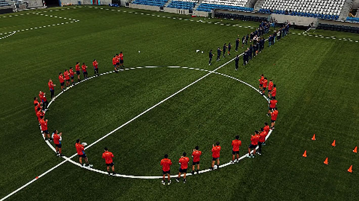 Video: El emotivo homenaje del plantel y el staff de Católica para despedir a Juan Tagle