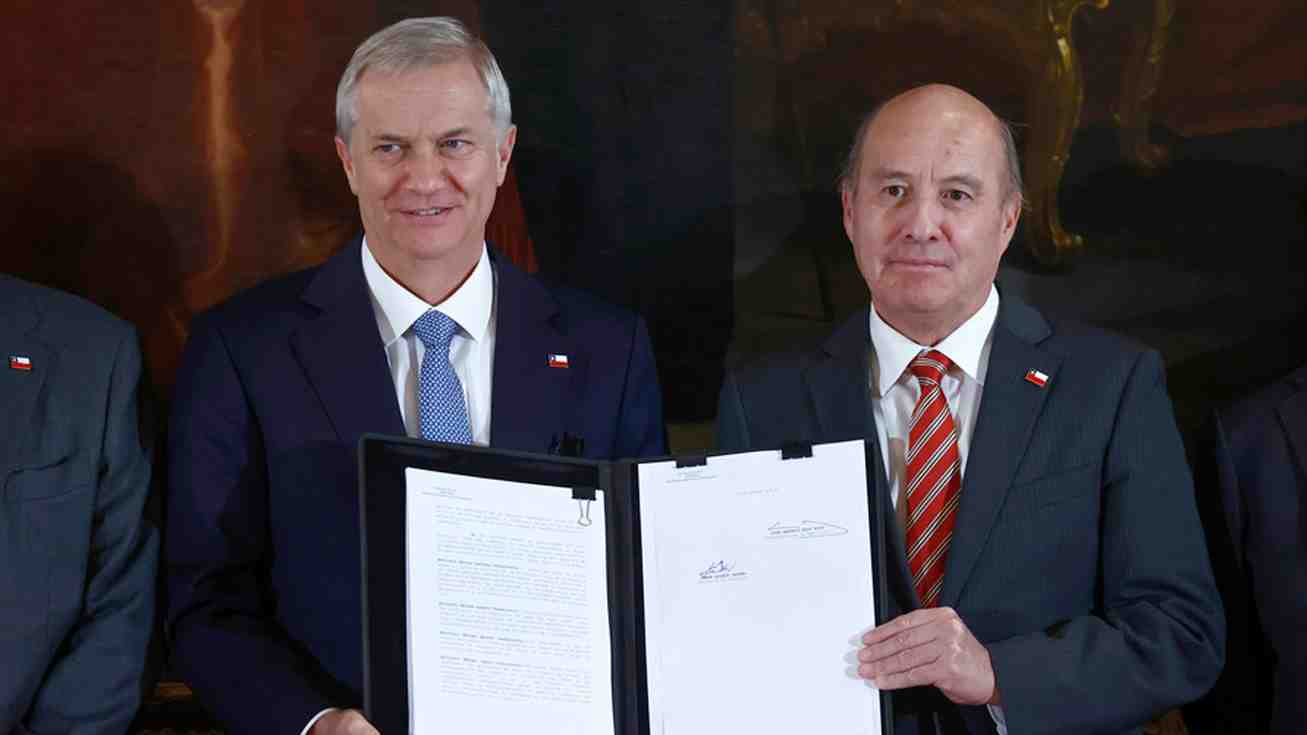 Rebaja de impuestos, crédito al empleo y medidas de recaudación: Las claves económicas