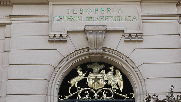 TGR inicia embargos y retenciones a más de mil deudores del CAE con ingresos sobre los $5 millones