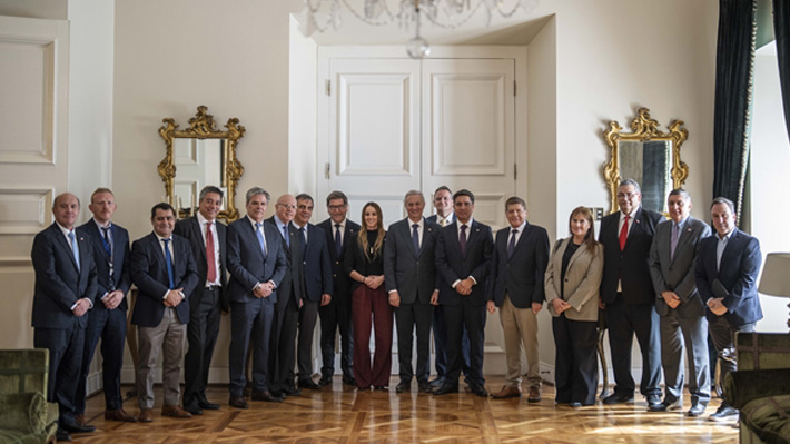 Gobierno acuerda con Pymes: Habrá proyecto para mantener tasa impositiva y una mesa de trabajo