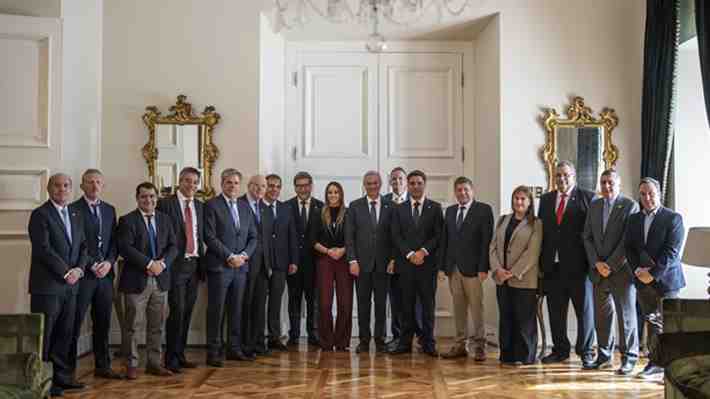 Gobierno acuerda con Pymes: Habrá proyecto para mantener tasa impositiva y una mesa de trabajo