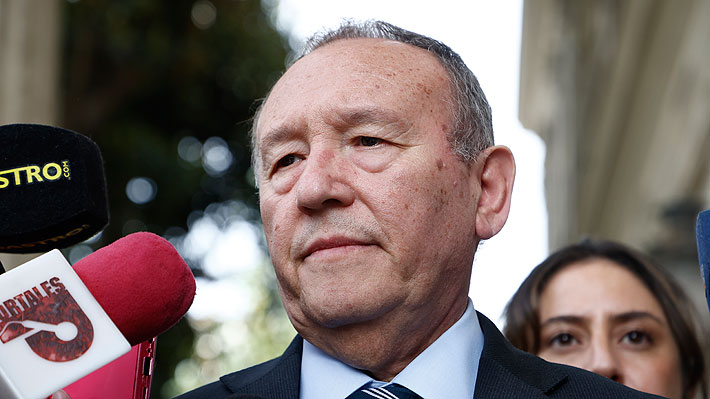 García Ruminot responde a la UDI tras críticas por reuniones con PC y FA: "Vamos a conversar con todos"