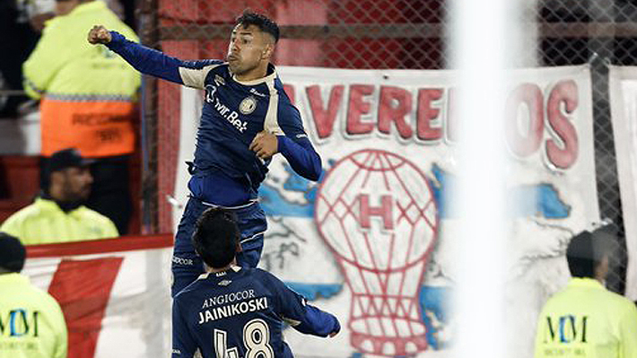 Otro gol chileno en Argentina: Mira el tanto de Iván Morales que le dio el triunfo a Argentinos Juniors