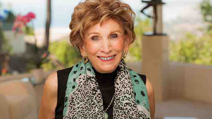 Edith Eger, autora de "La bailarina de Auschwitz", muere a los 98 años