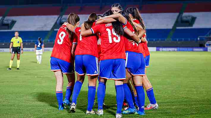 La "Roja" femenina derrotó al local Paraguay y tomó el liderato de su grupo en el Sudamericano Sub 17
