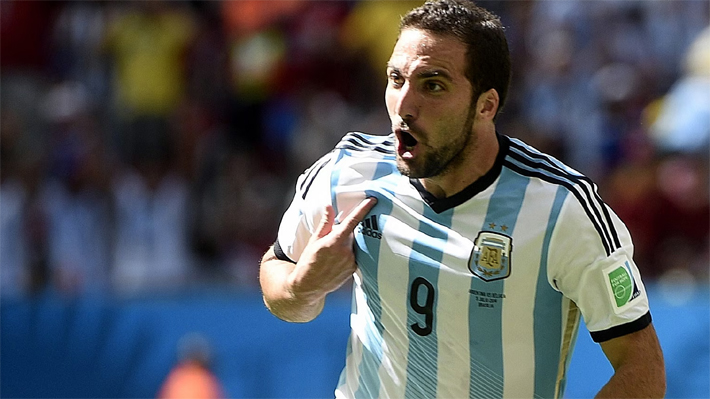La imagen viral del argentino Gonzalo Higuaín y que abre el debate en las redes