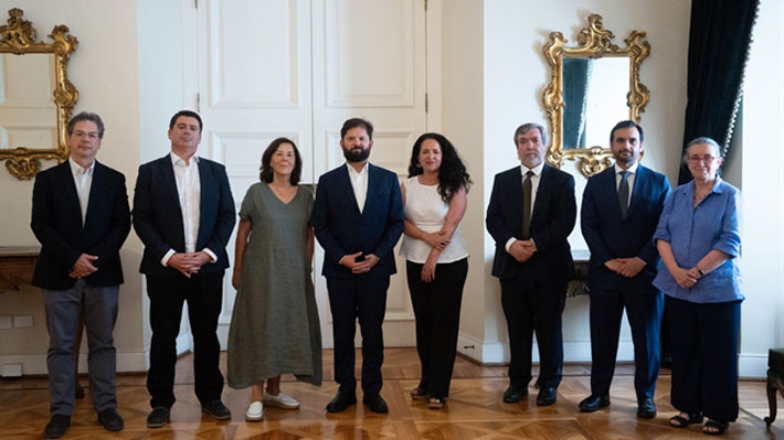 Renuncian la presidenta y tres miembros de Comisión Verdad y Niñez creada por Boric: Acusan al Ministerio de Justicia
