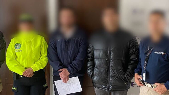 Ecuador detiene a extranjero que es buscado en Chile por lavado de activos: Tenía Alerta Roja de Interpol