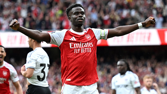 Arsenal barre a Fulham y le mete presión al Manchester City en la lucha por el título de la Premier