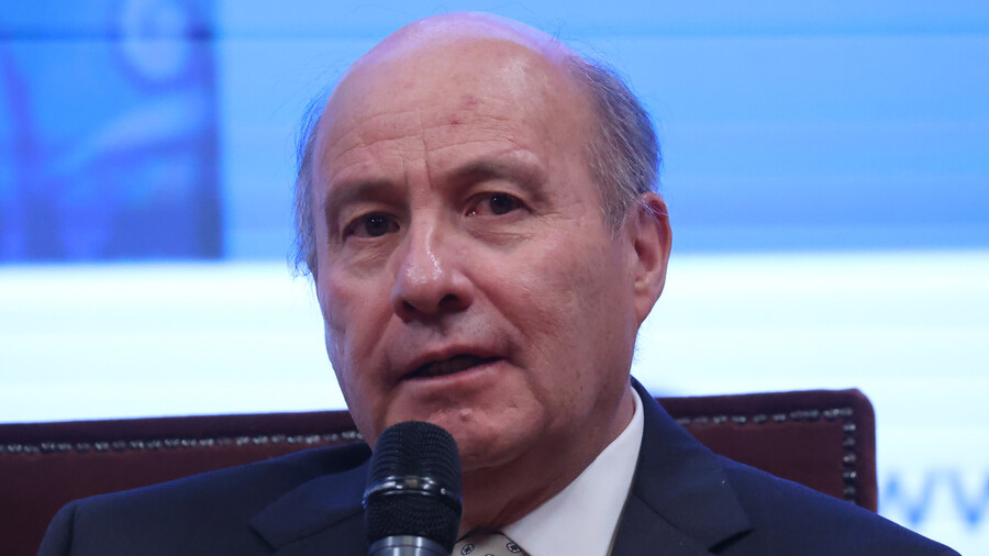 Oficio, Poduje, precio de bencina: Las respuestas de Quiroz en una semana difícil para Hacienda
