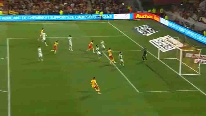 "Soñado": Joven portugués de 16 años debuta con un gol a los 15 segundos y mete al Lens de Francia en la Champions