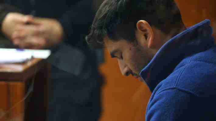 Qué es el homicidio por omisión, el delito por el que fue imputado el padre de la niña que cayó de edificio en Las Condes