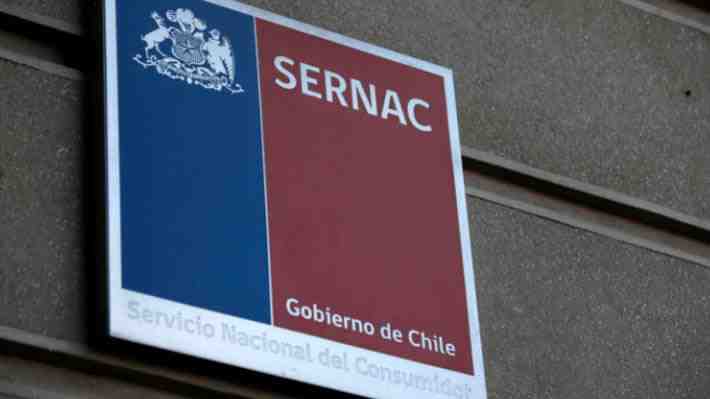 Sernac oficia a Entel, Claro y Movistar por traspaso "sin consentimiento" de clientes a operador de TV satelital