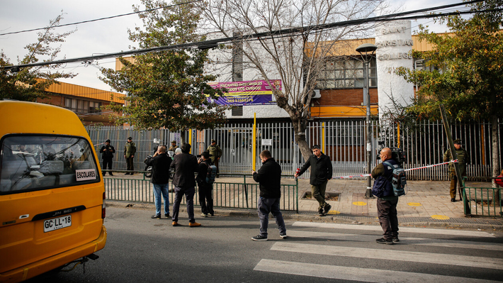 Balean a estudiante de sexto básico afuera de colegio en La Granja: Rencillas previas habrían motivado el ataque