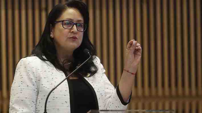 Contraloría revoca retención de impuestos realizada por Tesorería para compensar deudas por el CAE