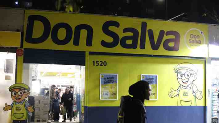 "Don Salva": La batalla de bajos precios que se avecina con el ingreso de Cencosud al formato de descuentos