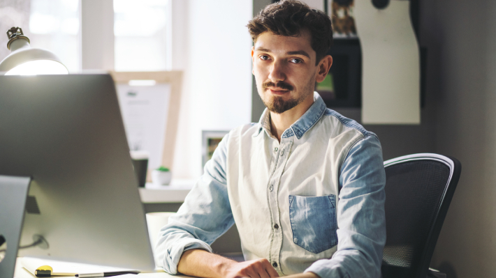 Qué es y cómo combatir el “presentismo digital”: El desafío de los trabajadores conectados, pero menos productivos
