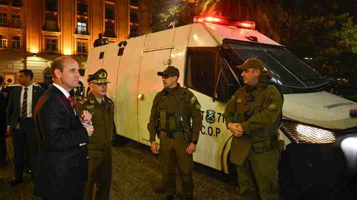 En cuatro horas: Operativo nocturno de la PDI y Carabineros deja más de 1.400 personas detenidas