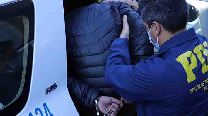 Encapuchados irrumpen en casa en Vitacura y disparan al huir: Hay un detenido