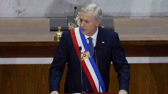 "Que Dios lo bendiga": Respuesta de Kast ante un exabrupto que le lanzaron desde la galería