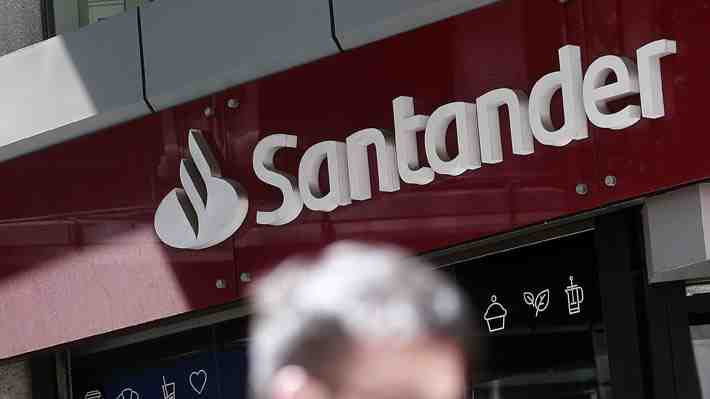 Golpe al Tren de Aragua: Santander afirma que colabora con la investigación tras operativo en sucursal