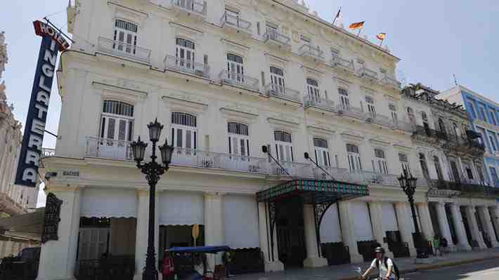 Fuga hotelera en Cuba: Dos gigantes de la industria abandonan operaciones en la isla