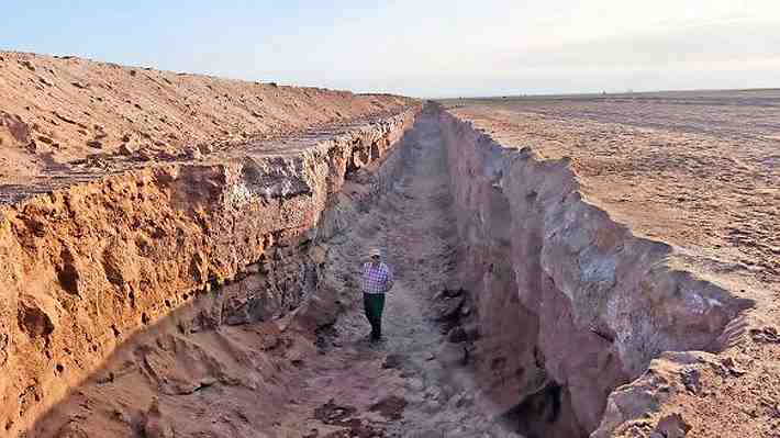 Construcción de zanjas en la frontera alcanza casi 50% de avance en su primera etapa