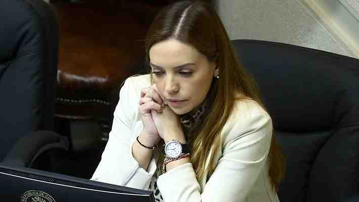 De Marín a Orellana: La transversal condena a la divulgación de fotos íntimas de la senadora Flores (RN)