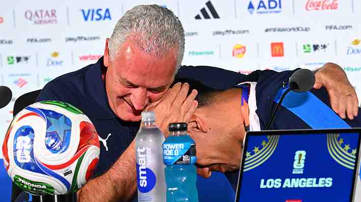 Mira el momento en que Diego Gómez, jugador de Paraguay, rompió en llanto ante los medios y el gesto y notable reflexión de su DT