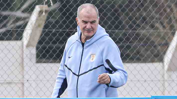 Bielsa se acuerda de Chile antes del debut de Uruguay en el Mundial con sentidas frases