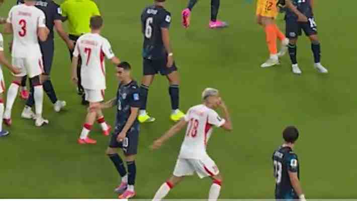 Histórico: Miguel Almirón deja con diez a Paraguay en el Mundial y es el primer expulsado por la "Ley Prestianni"