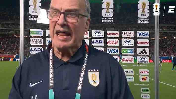 Furiosa reacción: Revisa el gritoneo de Bielsa en plena entrevista tras quedar fuera del Mundial y la fuerte autocrítica por su trabajo en Uruguay