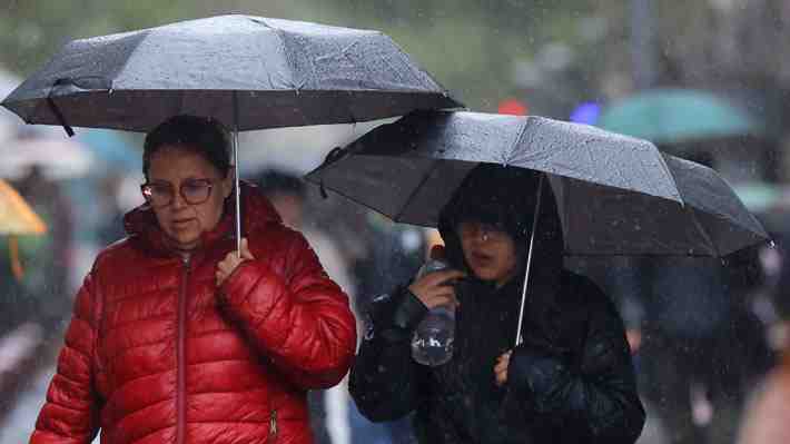Con aviso de tormenta eléctrica: Cuánto caerá y cuándo se esperan las lluvias en la zona central del país