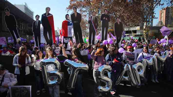 El poder de las ARMY: La organizada comunidad detrás de la presión por traer a BTS a Chile