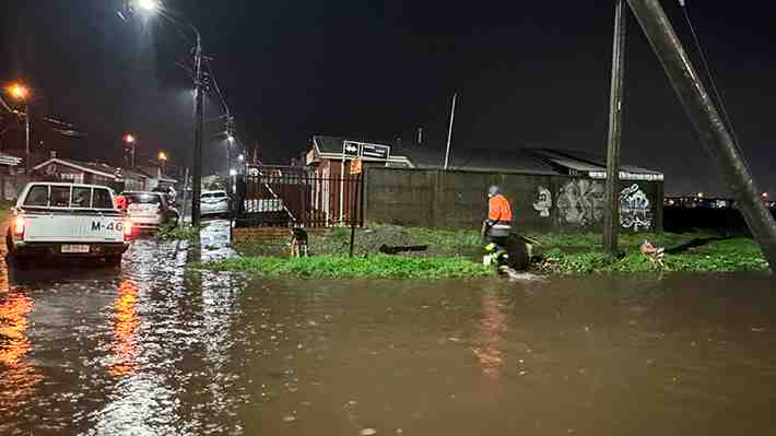 Casas con daños, calles anegadas y casi 10 mil clientes sin luz: El balance por sistema frontal que afecta a la zona centro sur