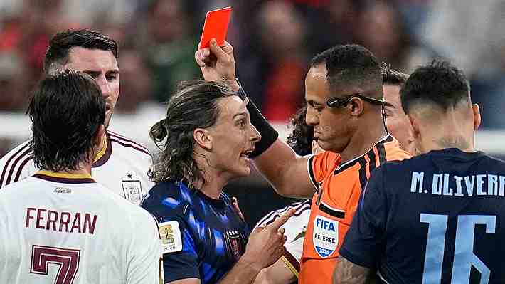 Ya tuvo polémicas en este Mundial: Quién es Ismail Elfath, el juez estadounidense que dirigirá la semifinal Inglaterra-Argentina