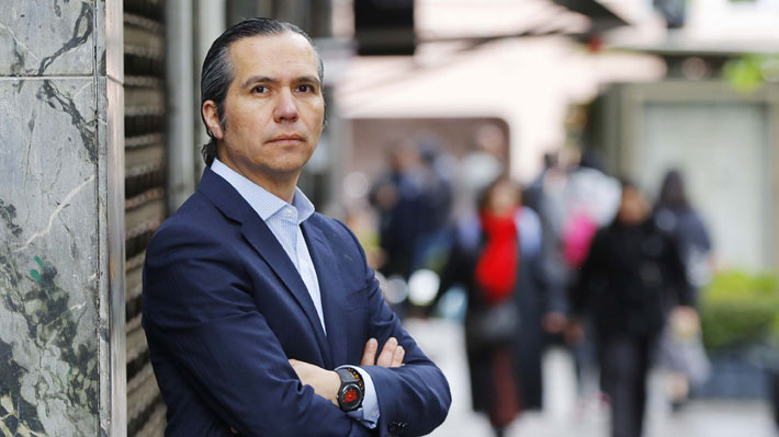 Oposición mantiene ofensiva en el TC contra megarreforma tras salida de su coordinador jurídico