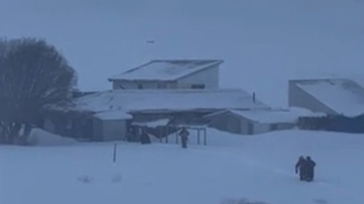 Video | Instante en que rescatan a los extraviados en Cajón del Maipo y cómo era el refugio donde estuvieron 6 días