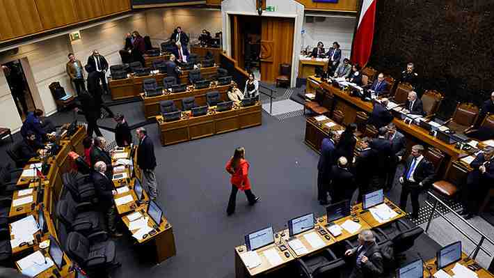"Un bochorno" y "pidieron pausa de hidratación": Oposición critica aplazamiento de votación de Reconstrucción