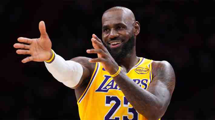 Oficial: LeBron James ficha en Philadelphia 76ers en la NBA