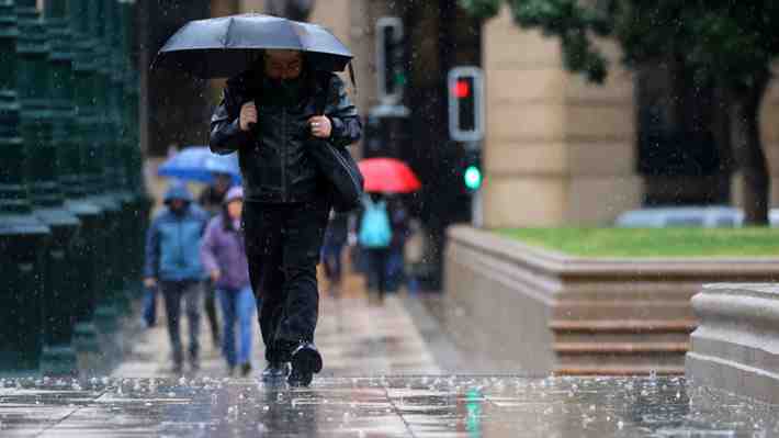 Hasta 25 mm y con bajas temperaturas: Lluvias vuelven a la zona central desde este lunes