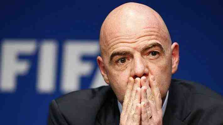 En España responden fuerte e incluso levantan suspicacias tras furioso comunicado de Infantino por las "críticas" en el Mundial