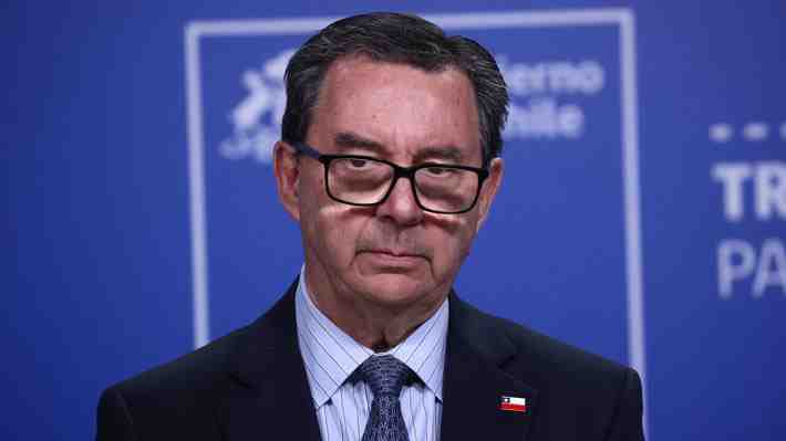 ¿Rigurosidad o "pauta" propia?: El estilo del ministro de Defensa y sus matices con La Moneda