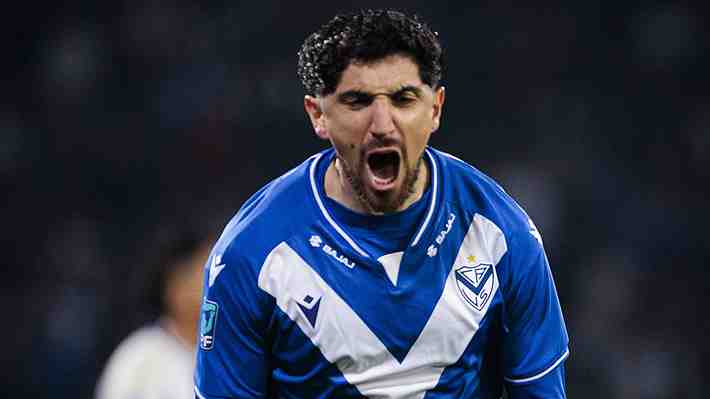 Revisa el gol que hizo Diego Valdés para Vélez en Argentina justo cuando suena para Colo Colo