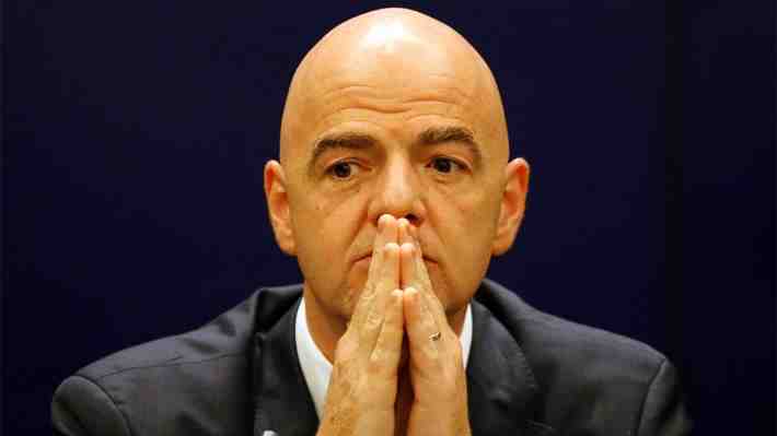 La renuncia que golpea fuerte a Infantino y a la FIFA en medio de cuestionado y millonario proyecto