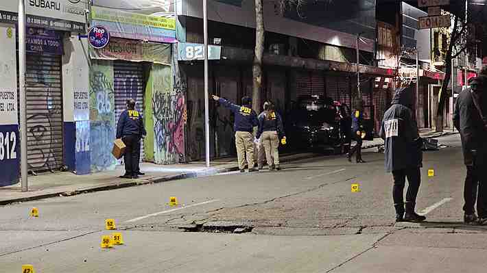 Doble crimen: Hombres son asesinados por sujetos que se trasladaban en motocicleta en el centro de Santiago