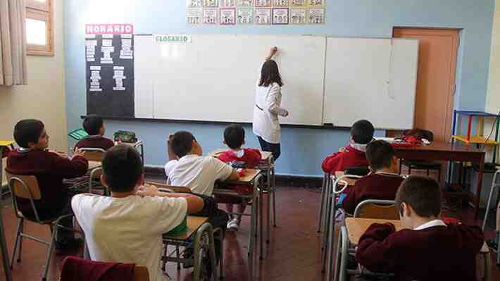 Lanzan nueva versión del Premio Profesor Bicentenario: Postula aquí a tu elegido